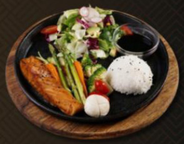 40. Cá Hồi Nướng Sốt Teriyaki